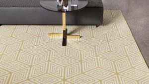 alfombras de diseño kp de lana geométrika con cubos amarillos