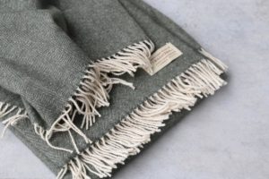 manta de lana grazalema color grey