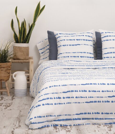 Decoración de cama en tonos azul y blanco, con funda nórdica Sisomdos Batik . Algodón 100% no se arruga no se plancha. comprar online Fernández Textil