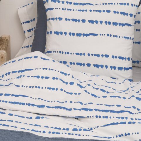 Funda nórdica Batik azul y blanca, 100% algodón diseño veraniego rayas irregulares. Comprar online Fernández Textil.