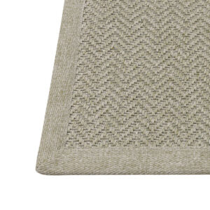 Imagen de alfombra rectangular sobre fondo blanco Rols Nature Premium Craft con remate rústico. Hecho a medida, diseño de espiga pequeña y remate rústico, color trigo