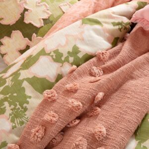 Mantita sobre cama. Plaid Lia Kas Australia, diseño pompones color salmón. Algodón 100%. Comprar online Fernández Textil
