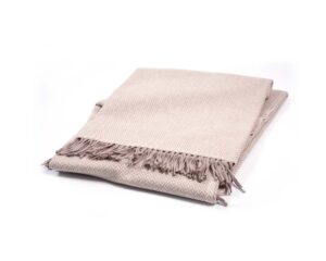 Manta Ezcaray lana merino 100% Australia extra fino diseño en forma de espiga comprar online Fernández Textil. Color natural crudo
