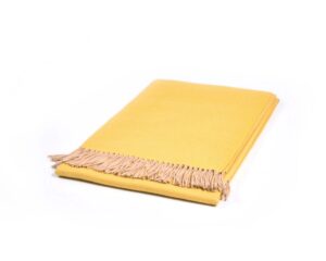 Manta Ezcaray lana merino 100% Australia extra fino diseño en forma de espiga comprar online Fernández Textil. Color amarillo