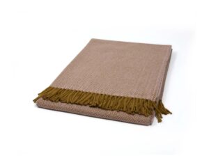 Manta Ezcaray lana merino 100% Australia extra fino diseño en forma de espiga comprar online Fernández Textil. Color maquillaje marrón