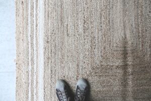 Alfombra de Yute natural color beige con franja blanca Fernández Textil comprar online alfombra yute