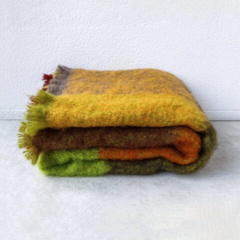 Manta Ezcaray Mohair Cuadros.jpg Manta Ezcaray Mohair Cuadros